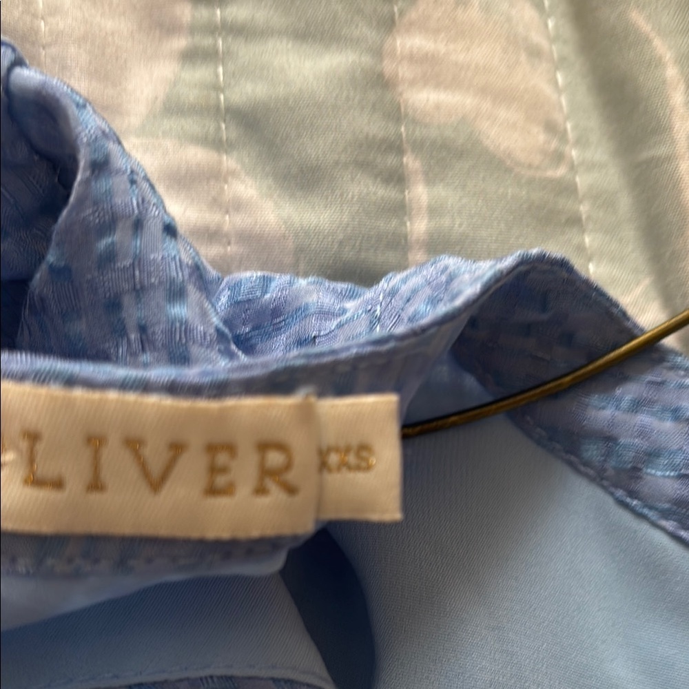 Title:
Textured Blue Puff Sleeve Top – Short Sleeve Crew Neck Blouse - Picture 6 of 8